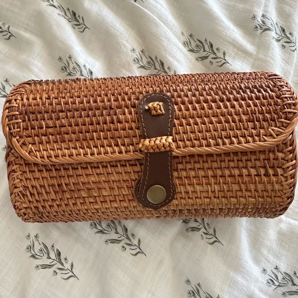 Rattan Clutch